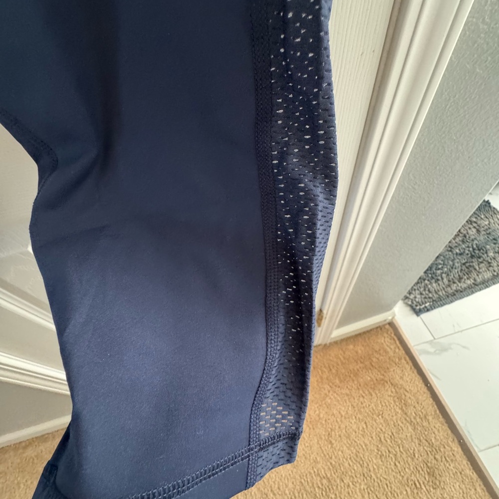 Xersion Dark Blue High-Rise Capri Leggings - Picture 5 of 8